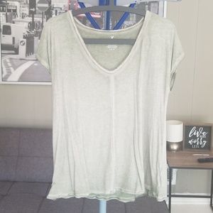AE Distressed T-shirt size L